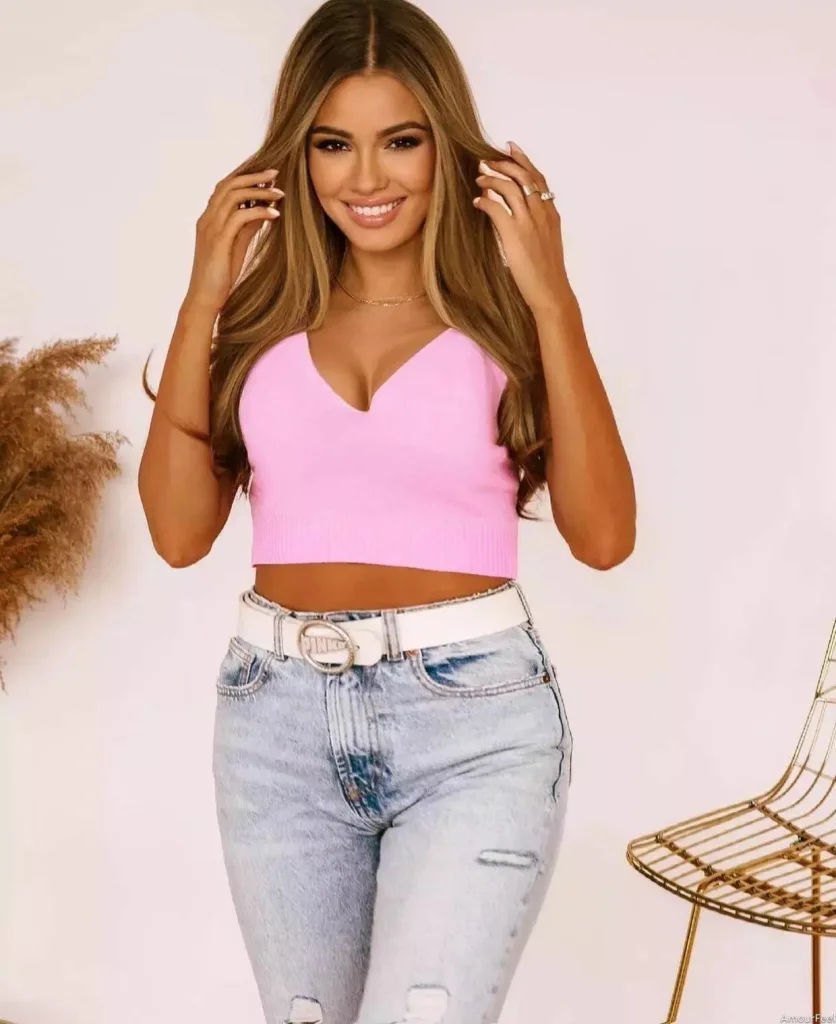 Madalina Profile image 4