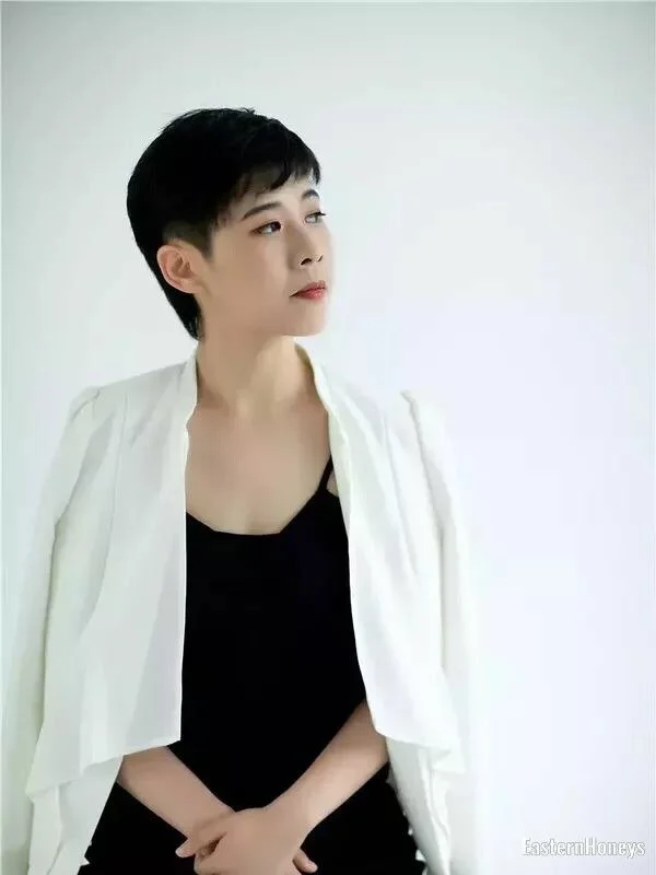 Lily Profile image 2