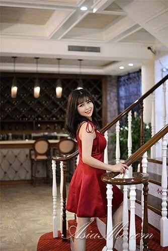 Lili Profile image 1